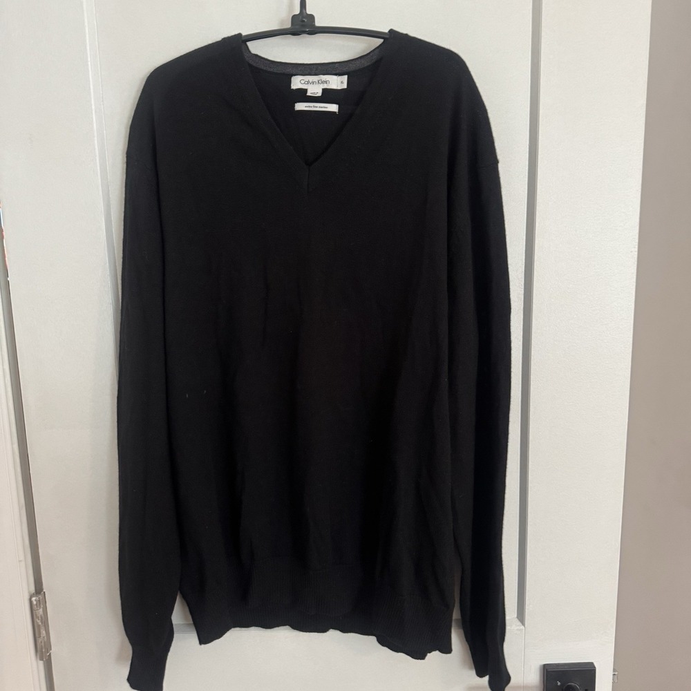 Calvin Klein Black  V-Neck Extra Fine Merino Wool Pullover Sweater Sz XL Men's